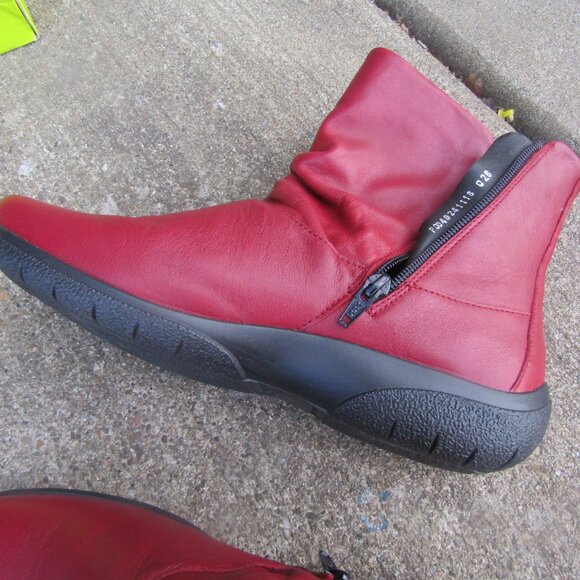 new red Hotters ankle boots - Picture 5 of 5
